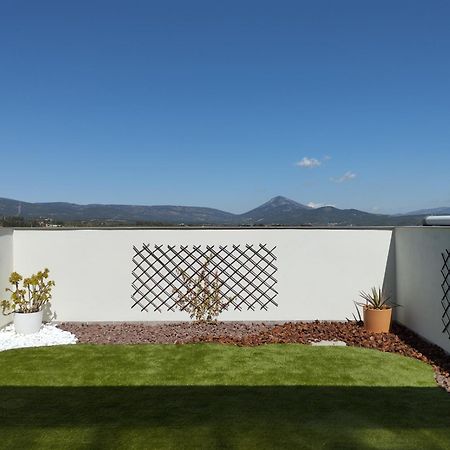 Gegant De Pedra Apartaments Adzaneta Bagian luar foto