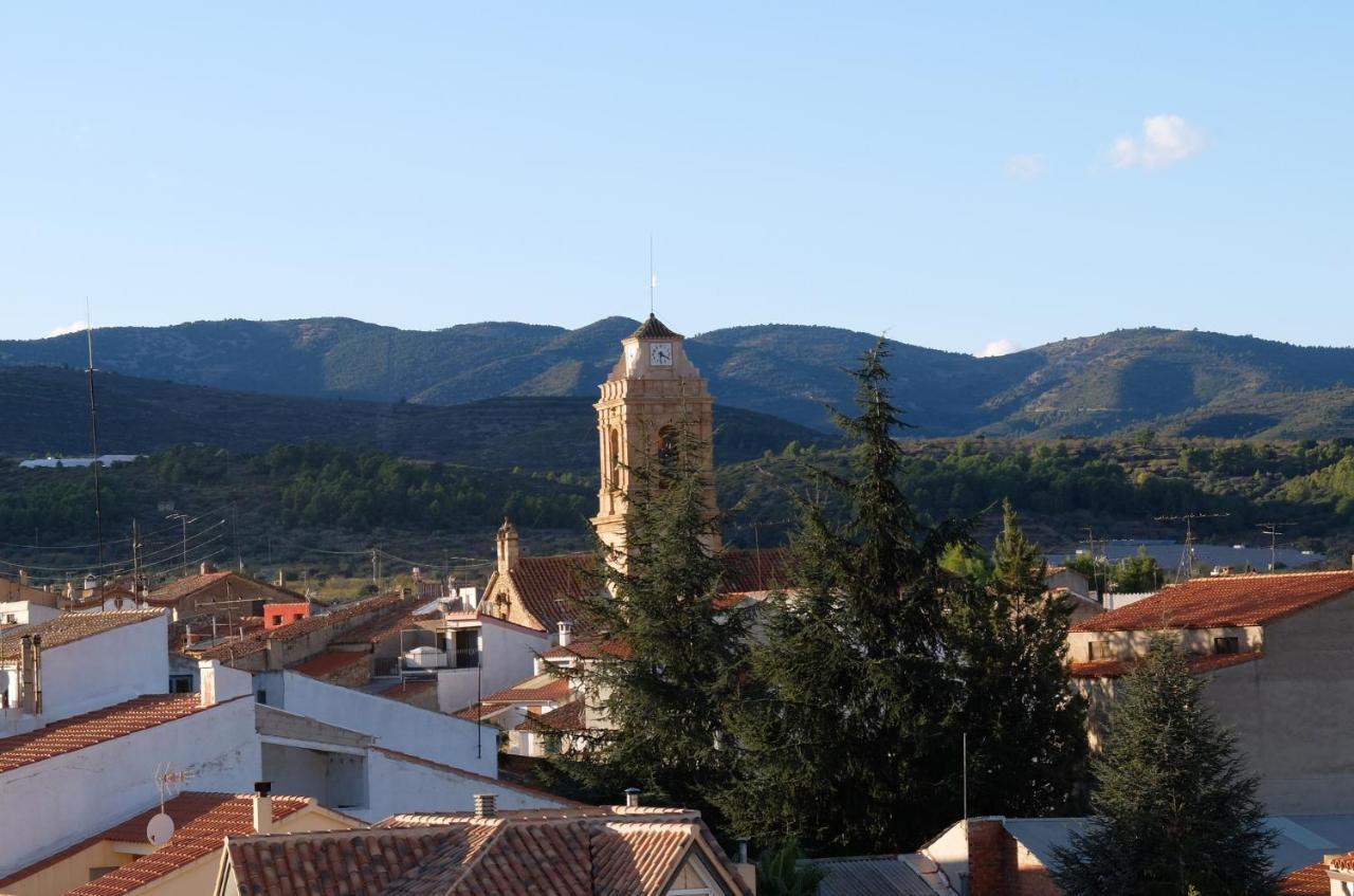 Gegant De Pedra Apartaments Adzaneta Bagian luar foto