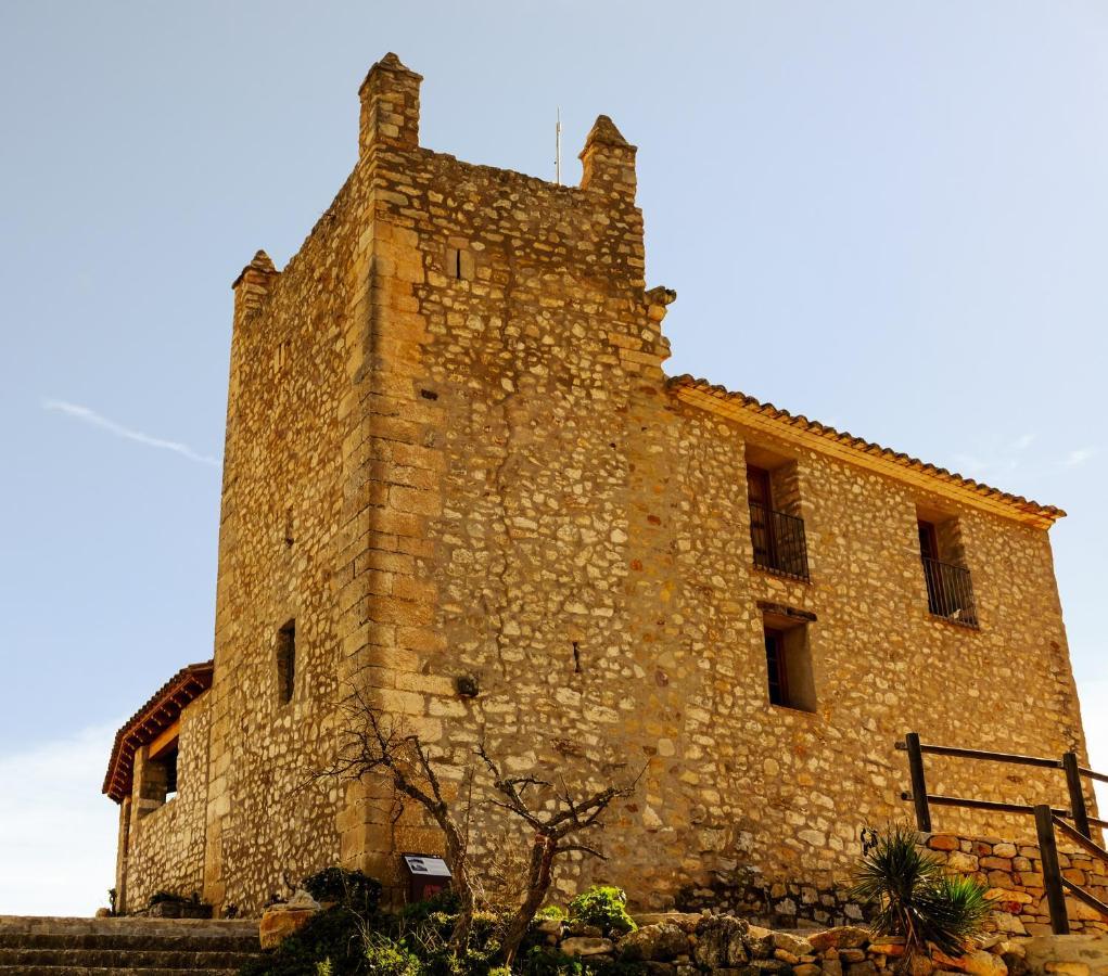 Gegant De Pedra Apartaments Adzaneta Bagian luar foto