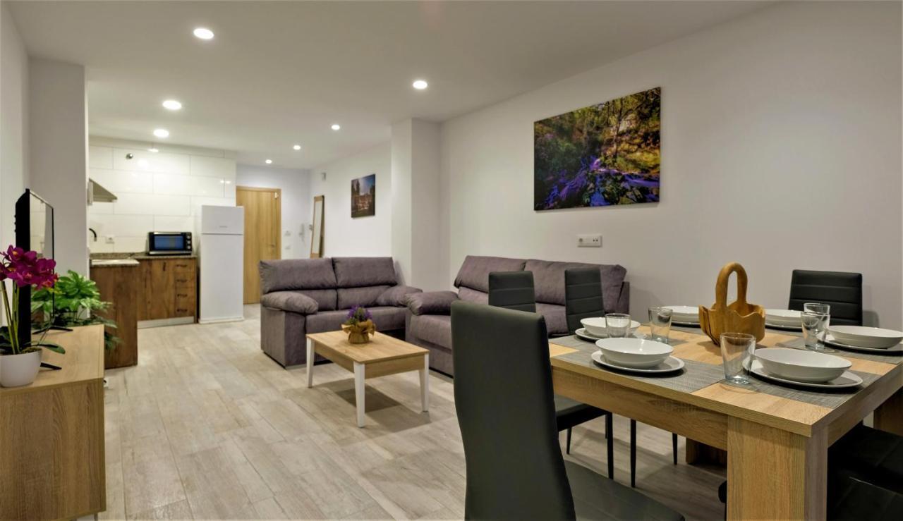 Gegant De Pedra Apartaments Adzaneta Bagian luar foto