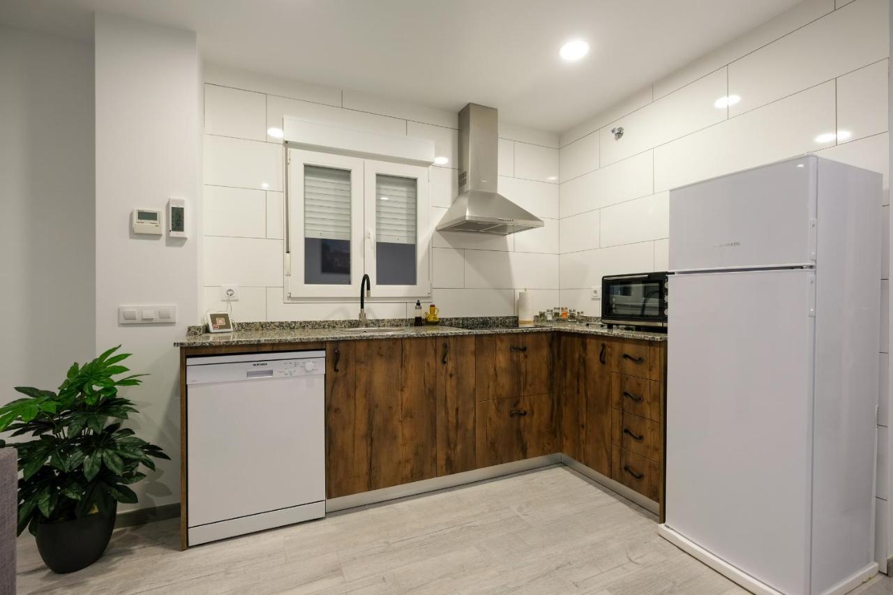 Gegant De Pedra Apartaments Adzaneta Bagian luar foto