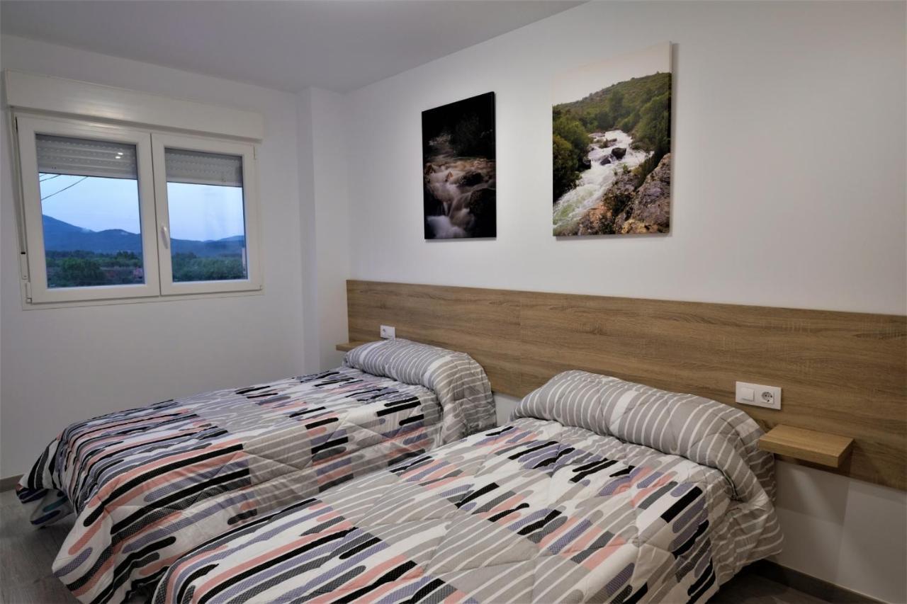 Gegant De Pedra Apartaments Adzaneta Bagian luar foto