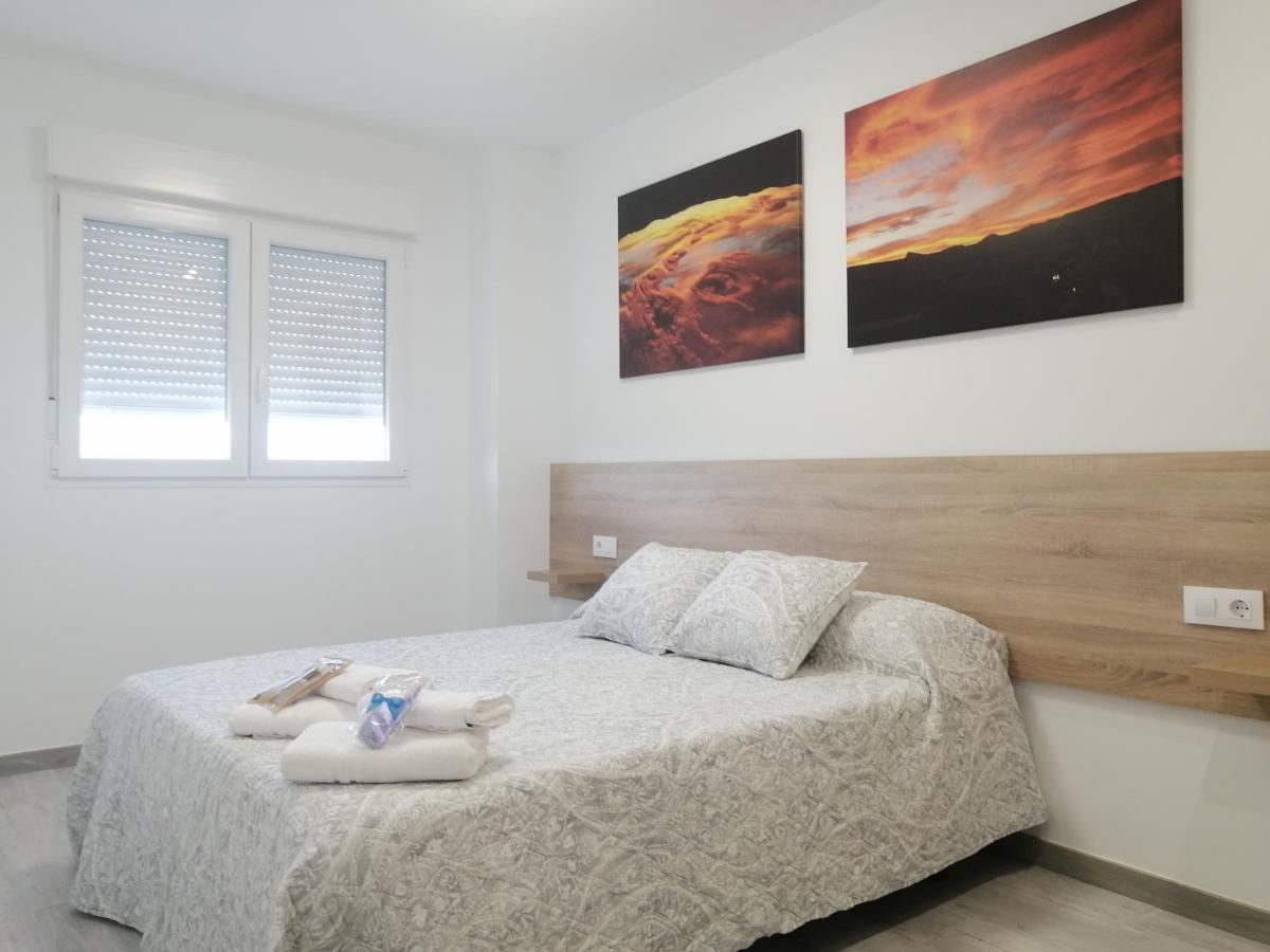 Gegant De Pedra Apartaments Adzaneta Bagian luar foto