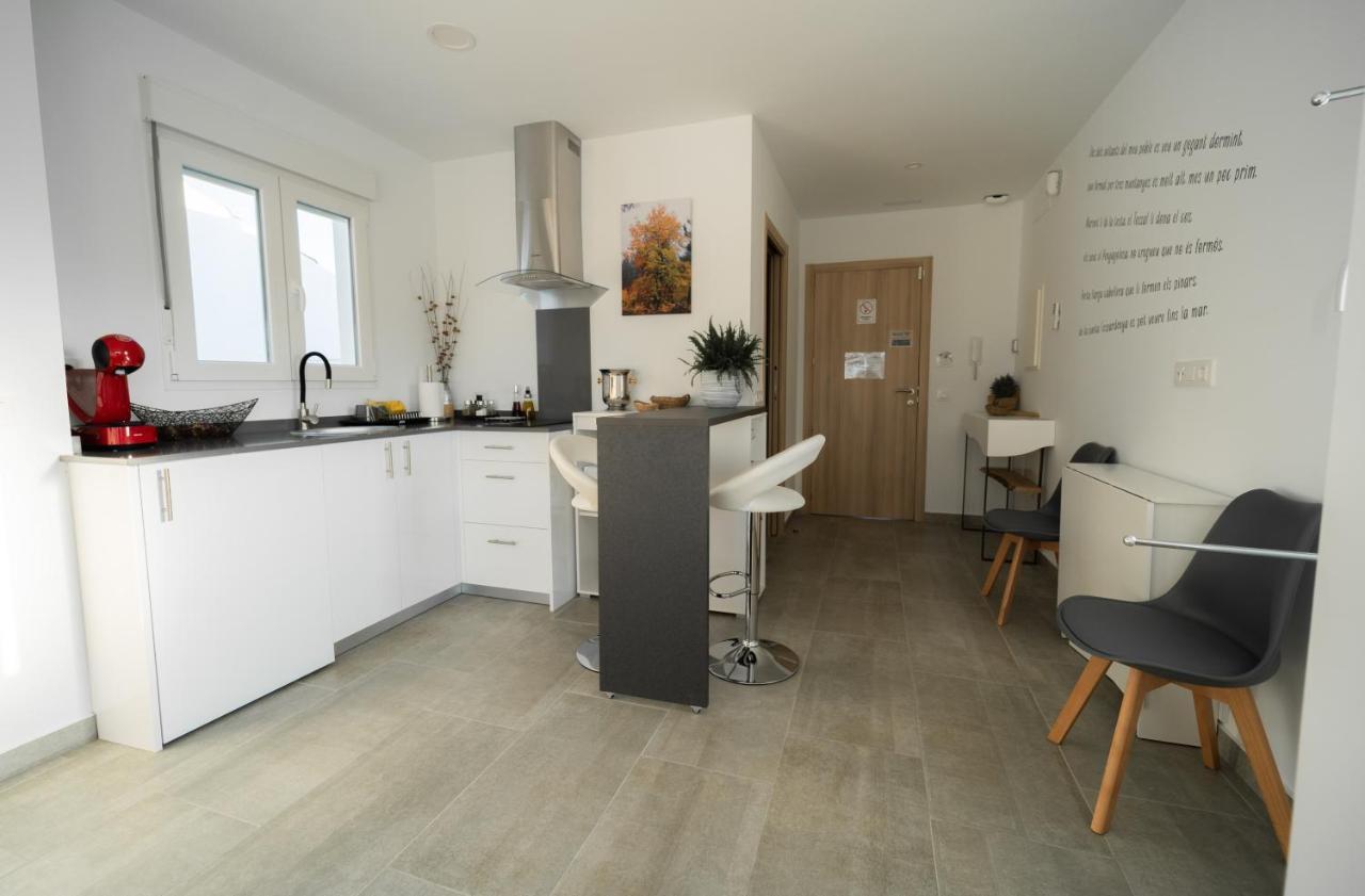 Gegant De Pedra Apartaments Adzaneta Bagian luar foto