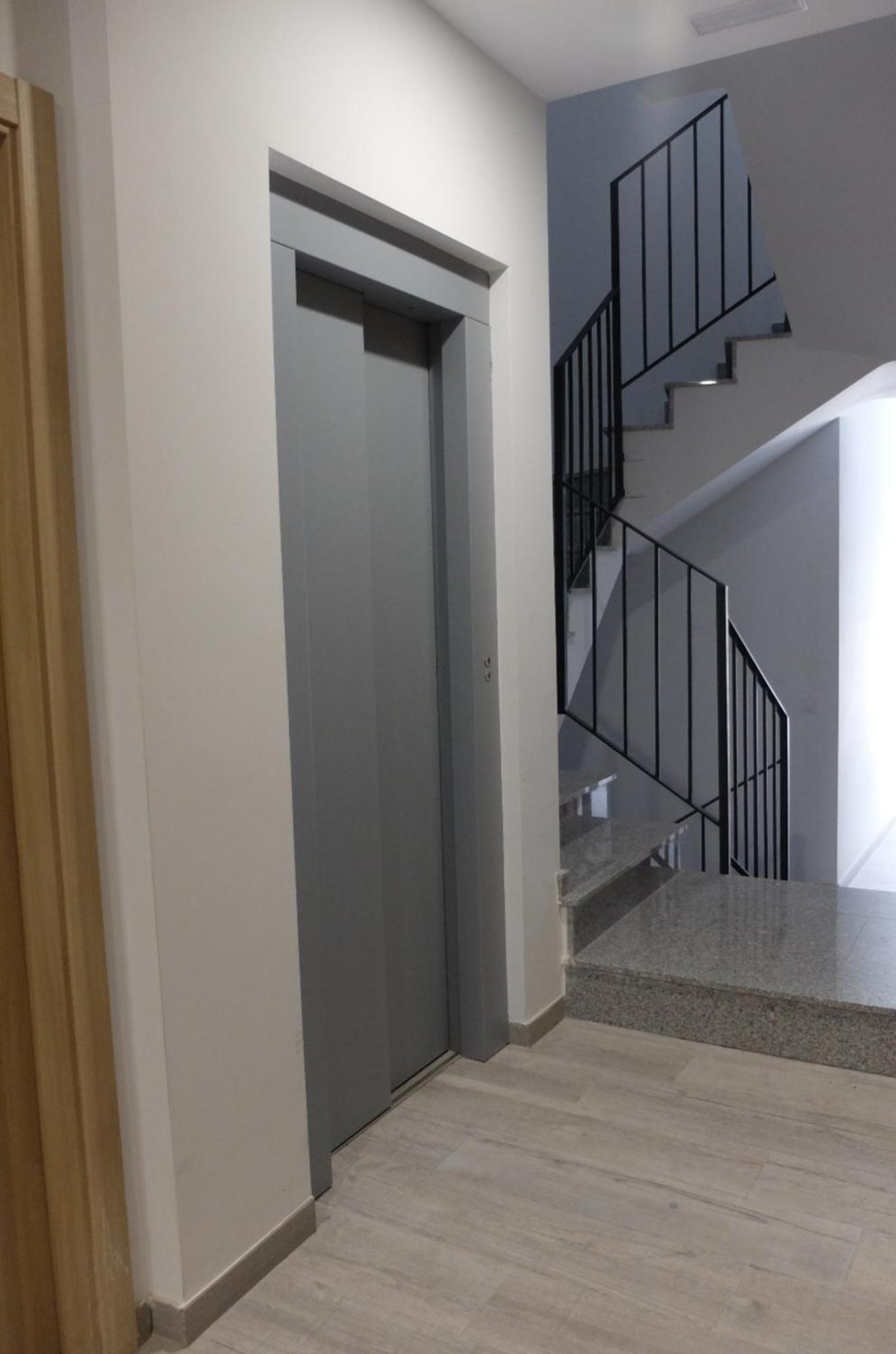 Gegant De Pedra Apartaments Adzaneta Bagian luar foto