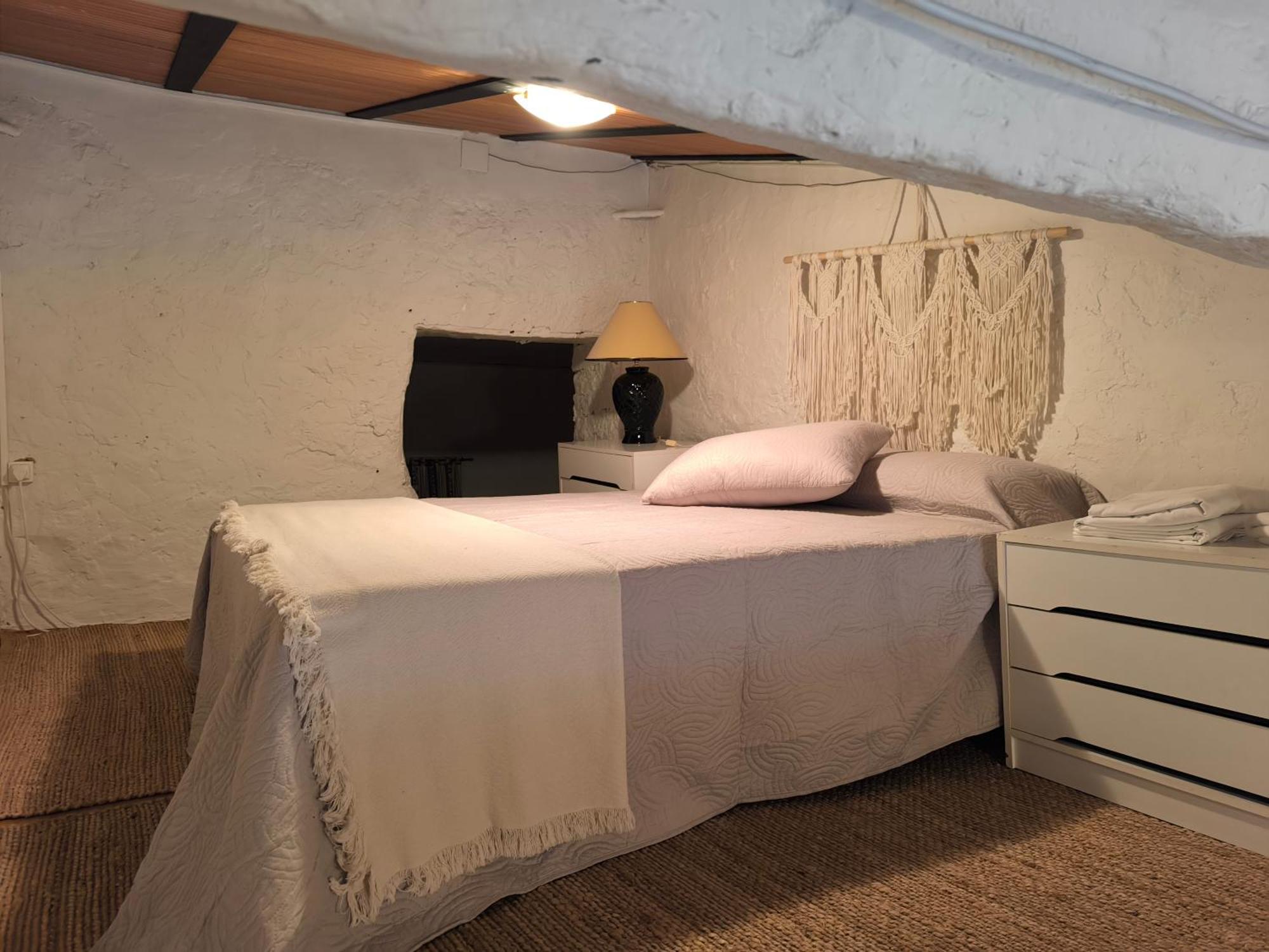 Gegant De Pedra Apartaments Adzaneta Bagian luar foto
