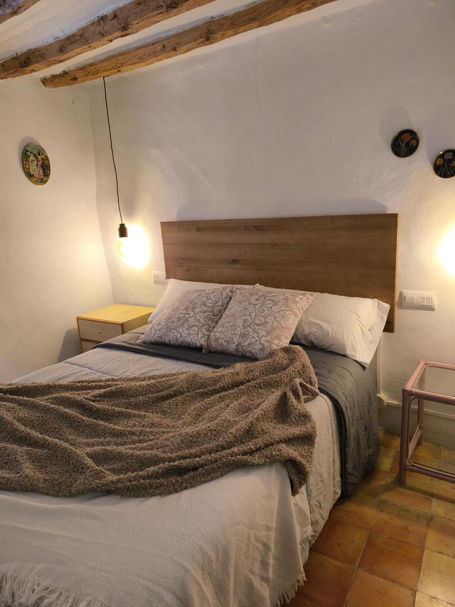 Gegant De Pedra Apartaments Adzaneta Bagian luar foto