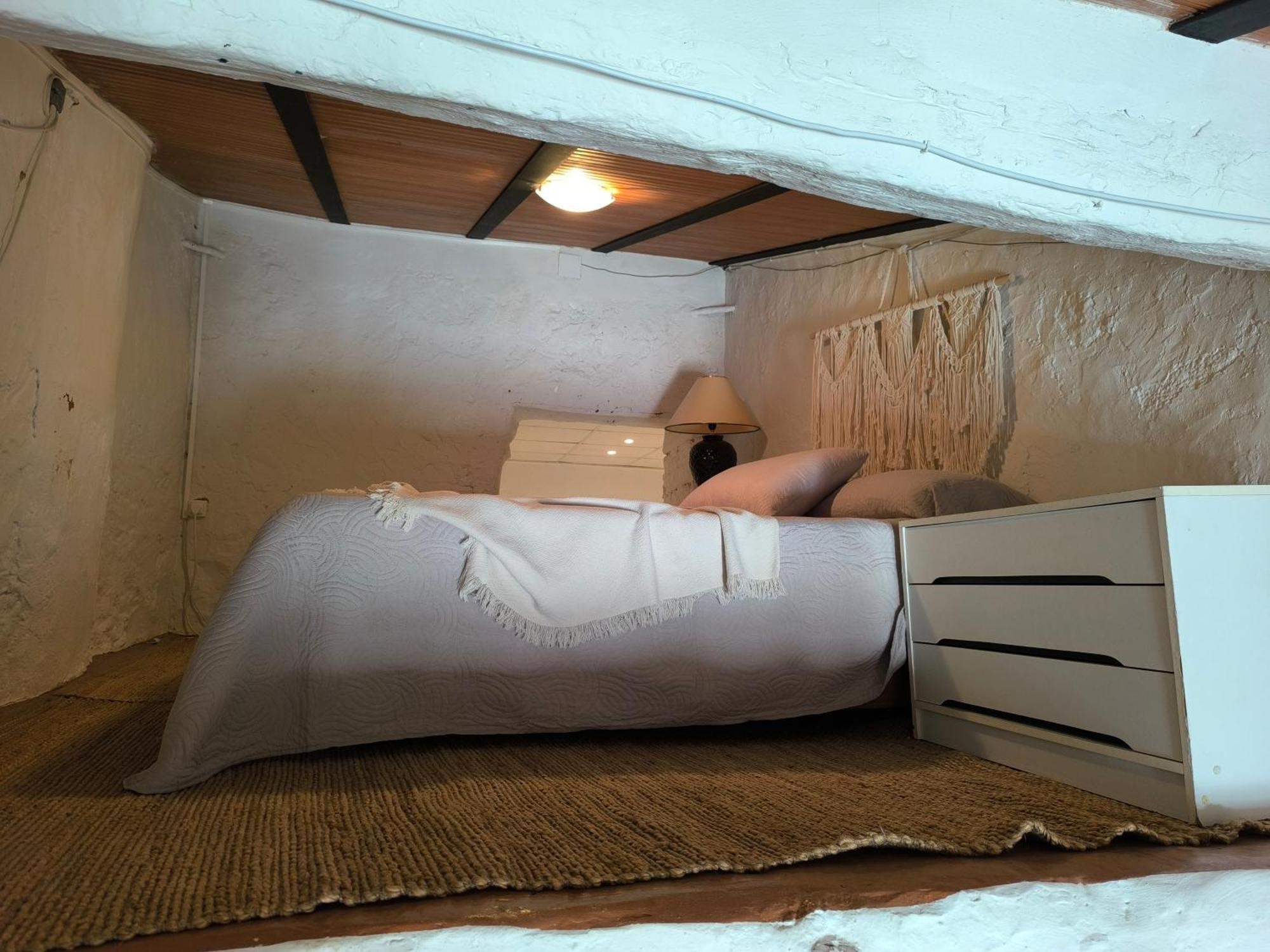 Gegant De Pedra Apartaments Adzaneta Bagian luar foto